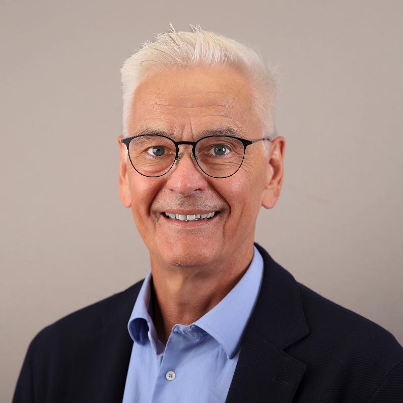  Uwe Henke
